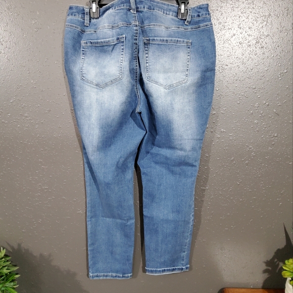 Women's Blue Jeans - Picture 2 of 4